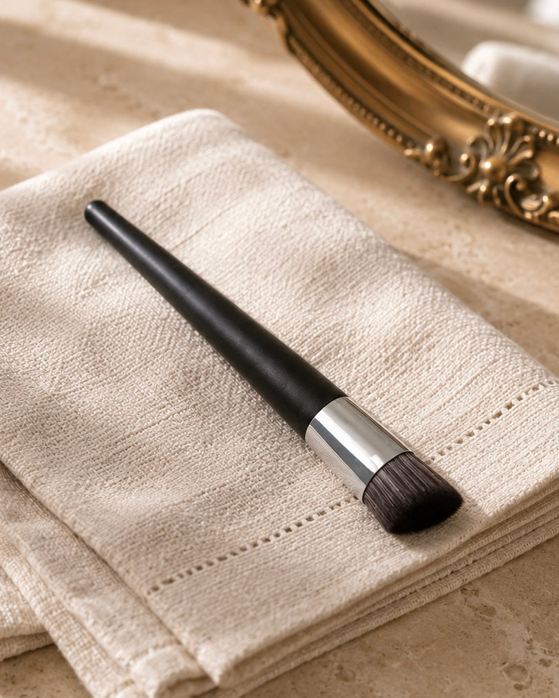 Luce Luxe Foundation Brush